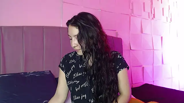 Snapshot of koko15_ chatting on June 9, 1:56 pm koko15 online show from June 9, 1:56 pm