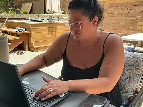 Madamebeton online show from June 24, 5:34 pm