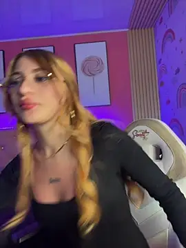 Snapshot of Jessy_Queen chatting on June 2, 7:27 pm Jessy Queen online show from June 2, 7:27 pm
