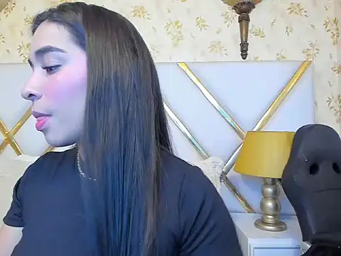 Snapshot of SussyFoxxx chatting on June 10, 7:46 pm SussyFoxxx online show from June 10, 7:46 pm