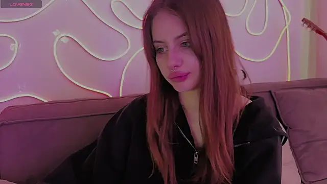 evvaavve online show from July 16, 5:41 pm