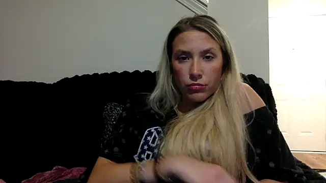 Snapshot of Misss_alyssaaa chatting on May 12, 1:03 am Misss alyssaaa online show from May 12, 1:03 am