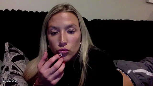 Snapshot of Misss_alyssaaa chatting on June 4, 3:12 am Misss alyssaaa online show from June 4, 3:12 am