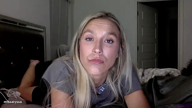 Snapshot of Misss_alyssaaa chatting on June 5, 4:19 am Misss alyssaaa online show from June 5, 4:19 am