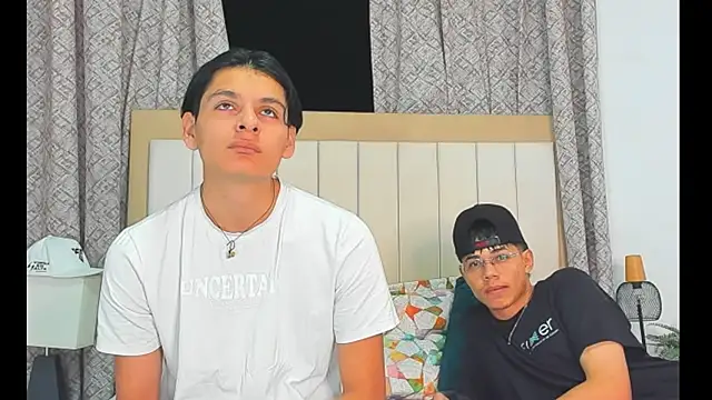 Maicol ruiz972049 online show from May 18, 1:24 am