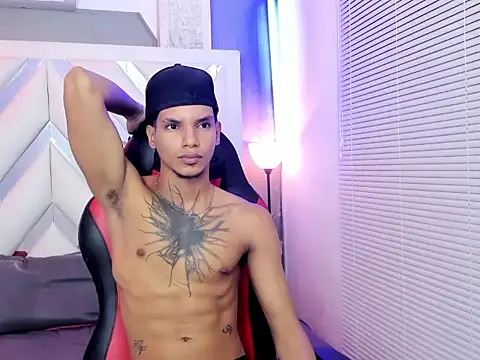 kai storm77 online show from May 31, 3:26 am