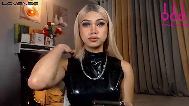 Snapshot of Lexi_ThunderFuck chatting on June 23, 6:22 am Lexi ThunderFuck online show from June 23, 6:22 am