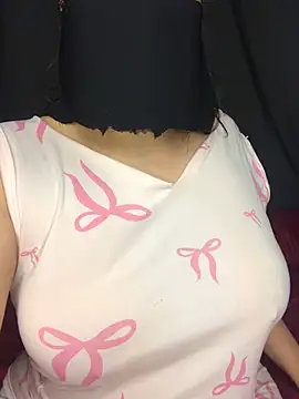 Snapshot of Gamillaa chatting on June 7, 12:59 am Gamillaa online show from June 7, 12:59 am