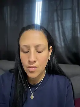 Snapshot of Cloe-Fire chatting on May 23, 11:03 am Cloe-Fire online show from May 23, 11:03 am