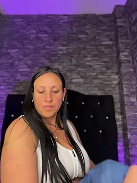 Snapshot of Cloe-Fire chatting on July 9, 11:09 pm Cloe-Fire online show from July 9, 11:09 pm