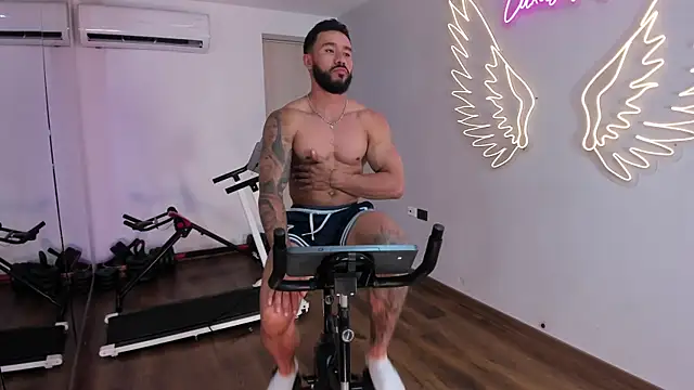 Snapshot of Axel_power_ chatting on May 8, 3:34 am Axel power online show from May 8, 3:34 am