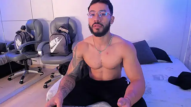 Snapshot of Axel_power_ chatting on May 12, 3:14 am Axel power online show from May 12, 3:14 am