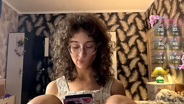 Snapshot of CurlyWinx chatting on May 9, 7:19 pm CurlyWinx online show from May 9, 7:19 pm
