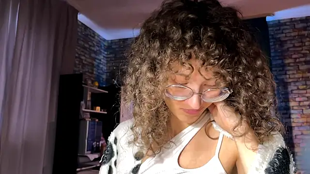 Snapshot of CurlyWinx chatting on May 27, 5:48 am CurlyWinx online show from May 27, 5:48 am
