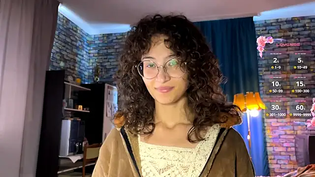 Snapshot of CurlyWinx chatting on May 30, 8:22 am CurlyWinx online show from May 30, 8:22 am