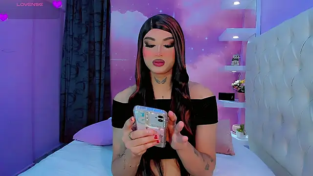 Snapshot of Lexxy_Mattell chatting on July 8, 5:01 am Lexxy Mattell online show from July 8, 5:01 am