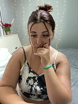 Snapshot of AureTease chatting on July 6, 6:54 pm AureTease online show from July 6, 6:54 pm