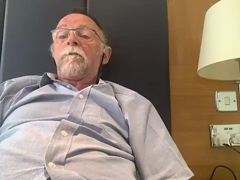 Snapshot of Moonraker64 chatting on June 17, 3:24 pm Moonraker64 online show from June 17, 3:24 pm