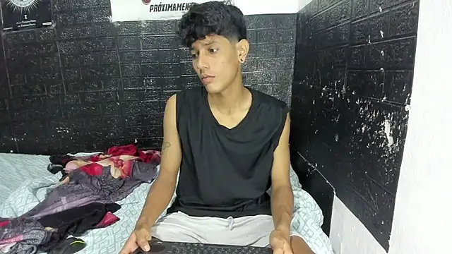 Snapshot of santos_dx chatting on May 18, 4:29 am santos dx online show from May 18, 4:29 am