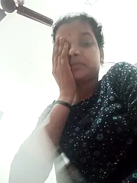 Student garl 1 online show from May 21, 11:56 pm