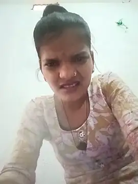 Student garl 1 online show from May 25, 7:25 am
