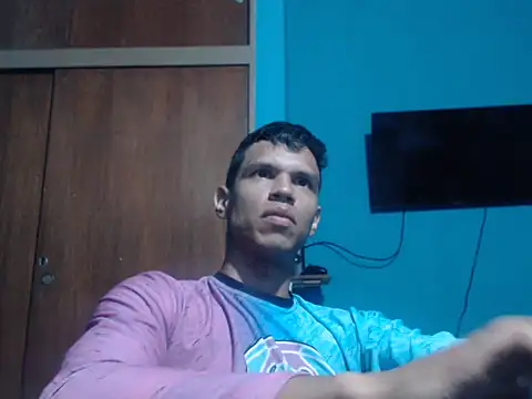 Snapshot of endersontk chatting on May 13, 12:52 am endersontk online show from May 13, 12:52 am