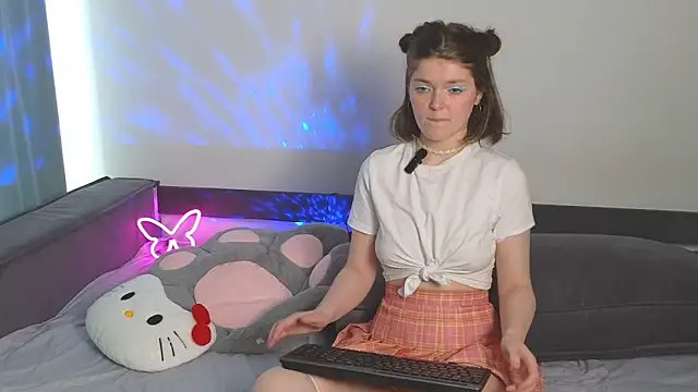 Snapshot of Annpopsy chatting on May 22, 3:17 pm Annpopsy online show from May 22, 3:17 pm