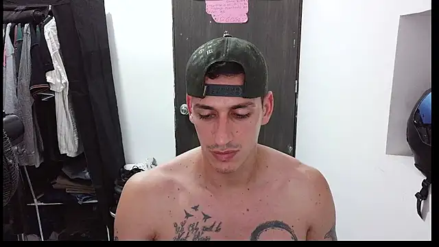 Snapshot of RaulRico chatting on July 13, 7:27 pm RaulRico online show from July 13, 7:27 pm