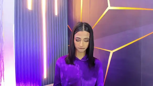 Snapshot of Miss_Isa_ chatting on May 13, 12:35 pm Miss Isa online show from May 13, 12:35 pm