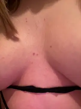 naughty vivian online show from June 13, 3:37 am