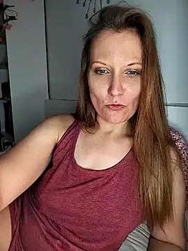 Snapshot of Candy_Cougar chatting on June 8, 6:47 am Candy Cougar online show from June 8, 6:47 am