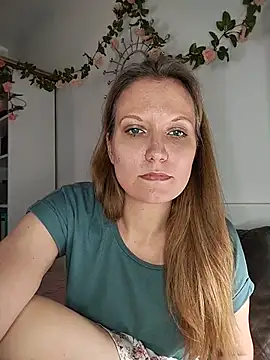 Snapshot of Candy_Cougar chatting on July 8, 6:40 am Candy Cougar online show from July 8, 6:40 am