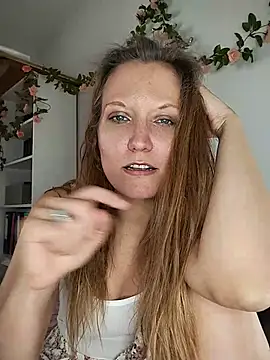 Snapshot of Candy_Cougar chatting on July 10, 7:01 am Candy Cougar online show from July 10, 7:01 am