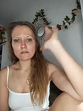 Snapshot of Candy_Cougar chatting on July 16, 7:03 am Candy Cougar online show from July 16, 7:03 am