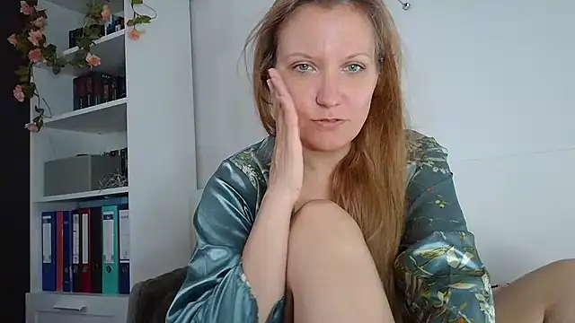 Snapshot of Candy_Cougar chatting on July 20, 6:49 am Candy Cougar online show from July 20, 6:49 am