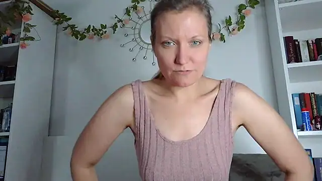 Snapshot of Candy_Cougar chatting on July 26, 6:54 am Candy Cougar online show from July 26, 6:54 am