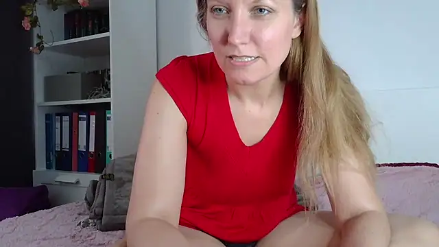 Snapshot of Candy_Cougar chatting on August 2, 7:07 am Candy Cougar online show from August 2, 7:07 am