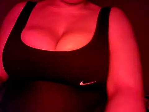 Snapshot of nena_tetas chatting on June 4, 9:15 am nena tetas online show from June 4, 9:15 am