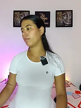 Snapshot of Raven_stonee01 chatting on June 5, 1:34 am Raven stonee01 online show from June 5, 1:34 am