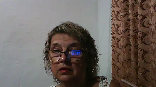 Snapshot of ElizabethGorden chatting on August 5, 5:38 pm ElizabethGorden online show from August 5, 5:38 pm