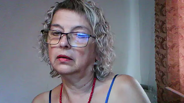 Snapshot of ElizabethGorden chatting on August 6, 5:42 am ElizabethGorden online show from August 6, 5:42 am