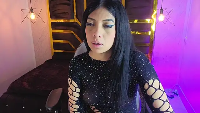 Snapshot of Ey_Im_simone_ chatting on July 15, 12:21 pm Ey Im simone online show from July 15, 12:21 pm