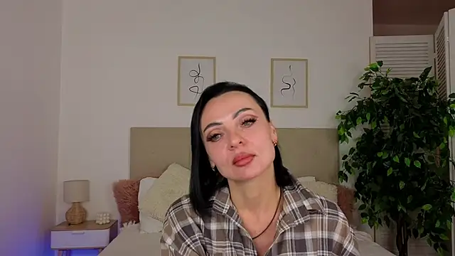 Black bestie online show from May 5, 6:21 am