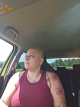 Snapshot of Lady_Peggi chatting on June 7, 12:31 pm Lady Peggi online show from June 7, 12:31 pm