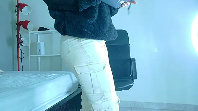 Snapshot of LexaDominant__ chatting on June 16, 9:45 am LexaDominant online show from June 16, 9:45 am