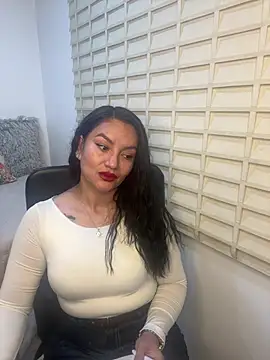 Ameliia Morgan online show from May 8, 1:00 am