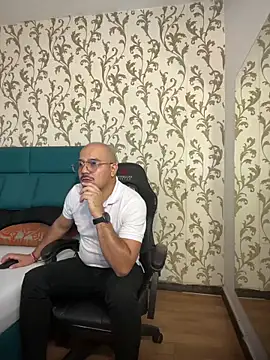 Snapshot of Dante_Goldt chatting on May 27, 9:34 pm Dante Goldt online show from May 27, 9:34 pm