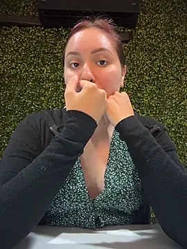 Snapshot of Slvarez chatting on May 28, 10:29 pm Slvarez online show from May 28, 10:29 pm