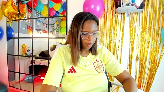 Snapshot of Miss_Khaleesi chatting on June 15, 12:29 pm Miss Khaleesi online show from June 15, 12:29 pm