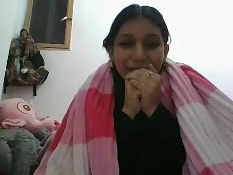 Snapshot of babyangel2002 chatting on May 18, 6:36 pm babyangel2002 online show from May 18, 6:36 pm